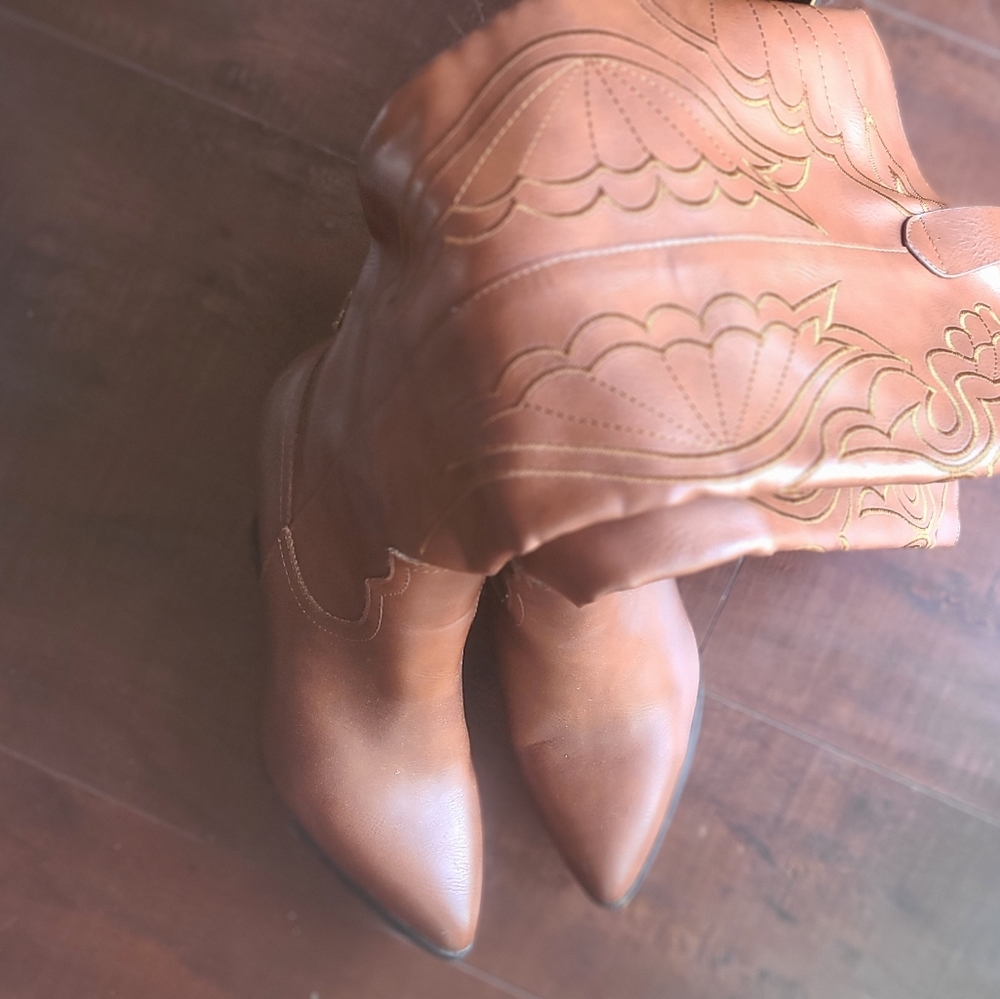 Boots 👢 - Picture 4 of 5